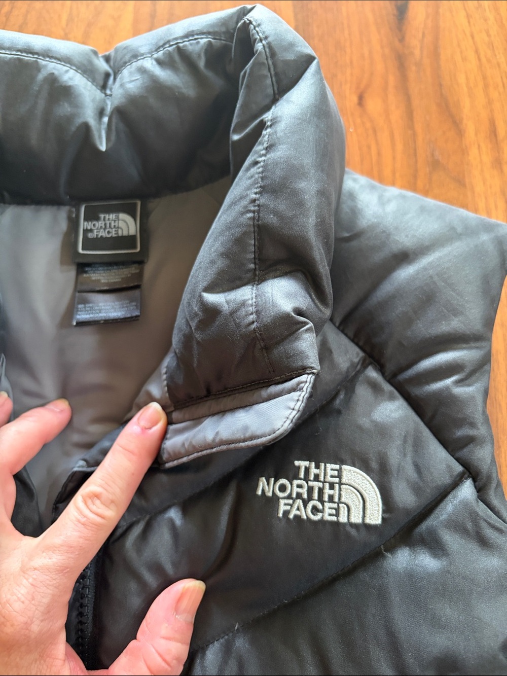 The North Face Black Women's Quilted Insulated Vest - Picture 2 of 4